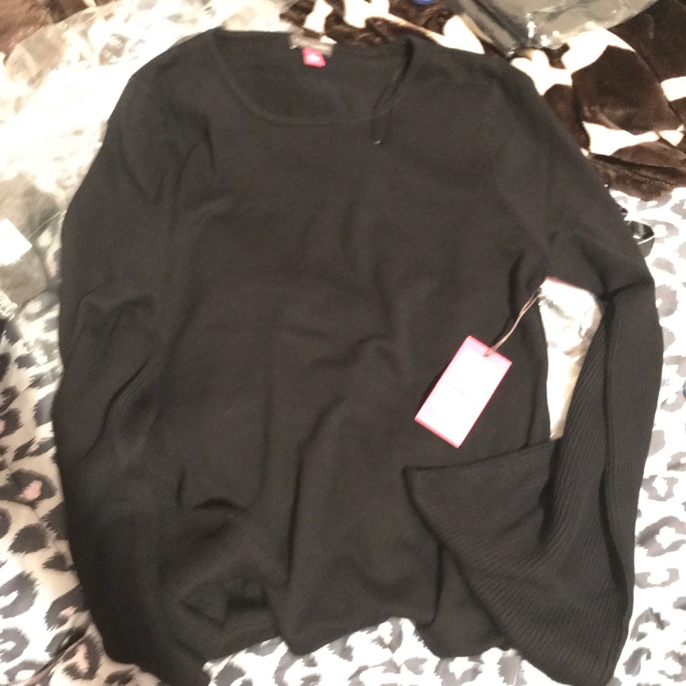 Vince Camuto sweater - Picture 2 of 3
